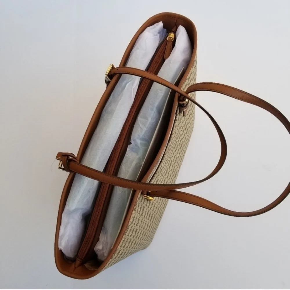 Handbag - Picture 3 of 4